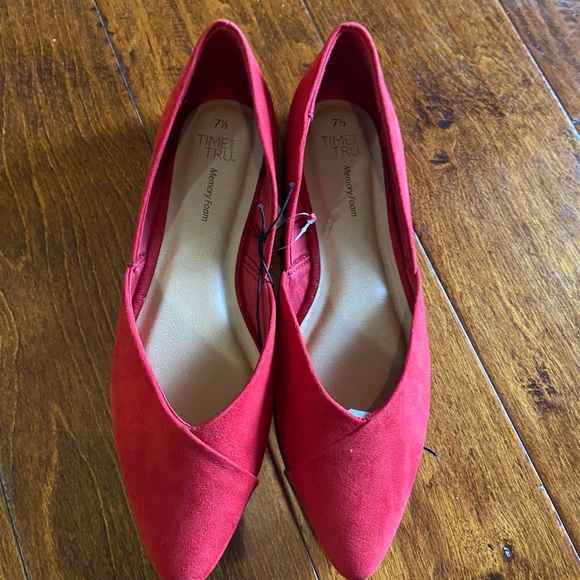 Shoes - NWT Flirty Red Flats ♥️